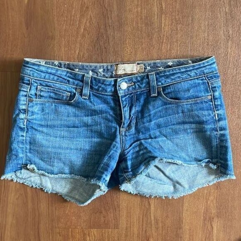 Paige Premium Denim Blue Cut Off Jean Shorts Raw Hem Size 29 Low Rise Wash